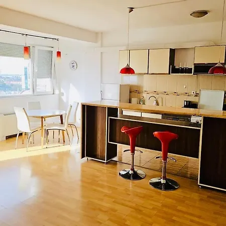 Big And Modern In North T34 טימישוארה